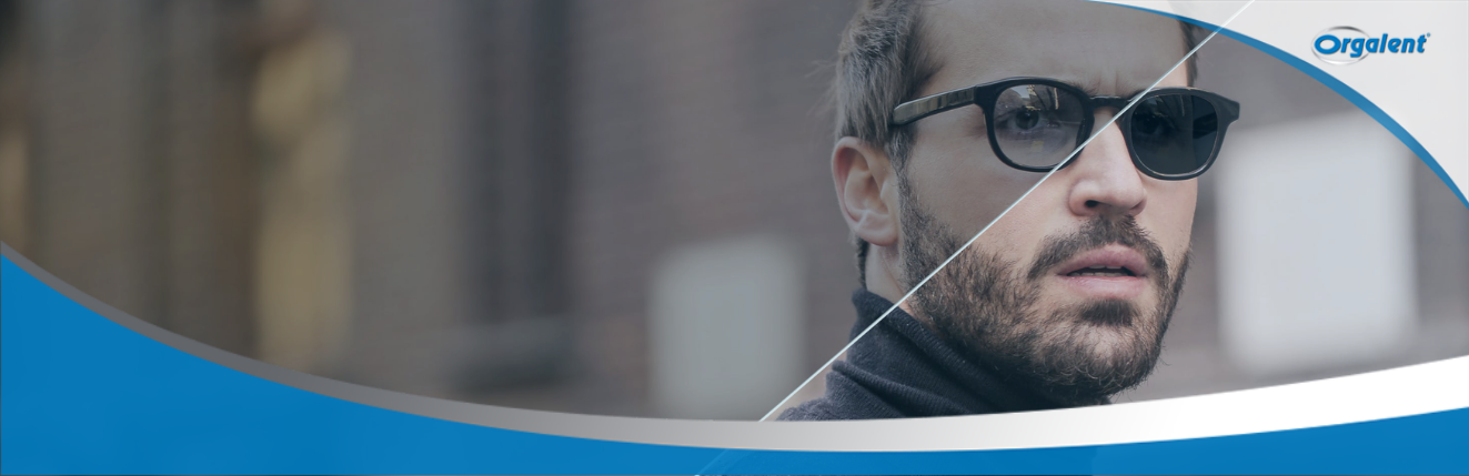 Lentes fotosssensíveis: homem com modelo de lentes Transitions